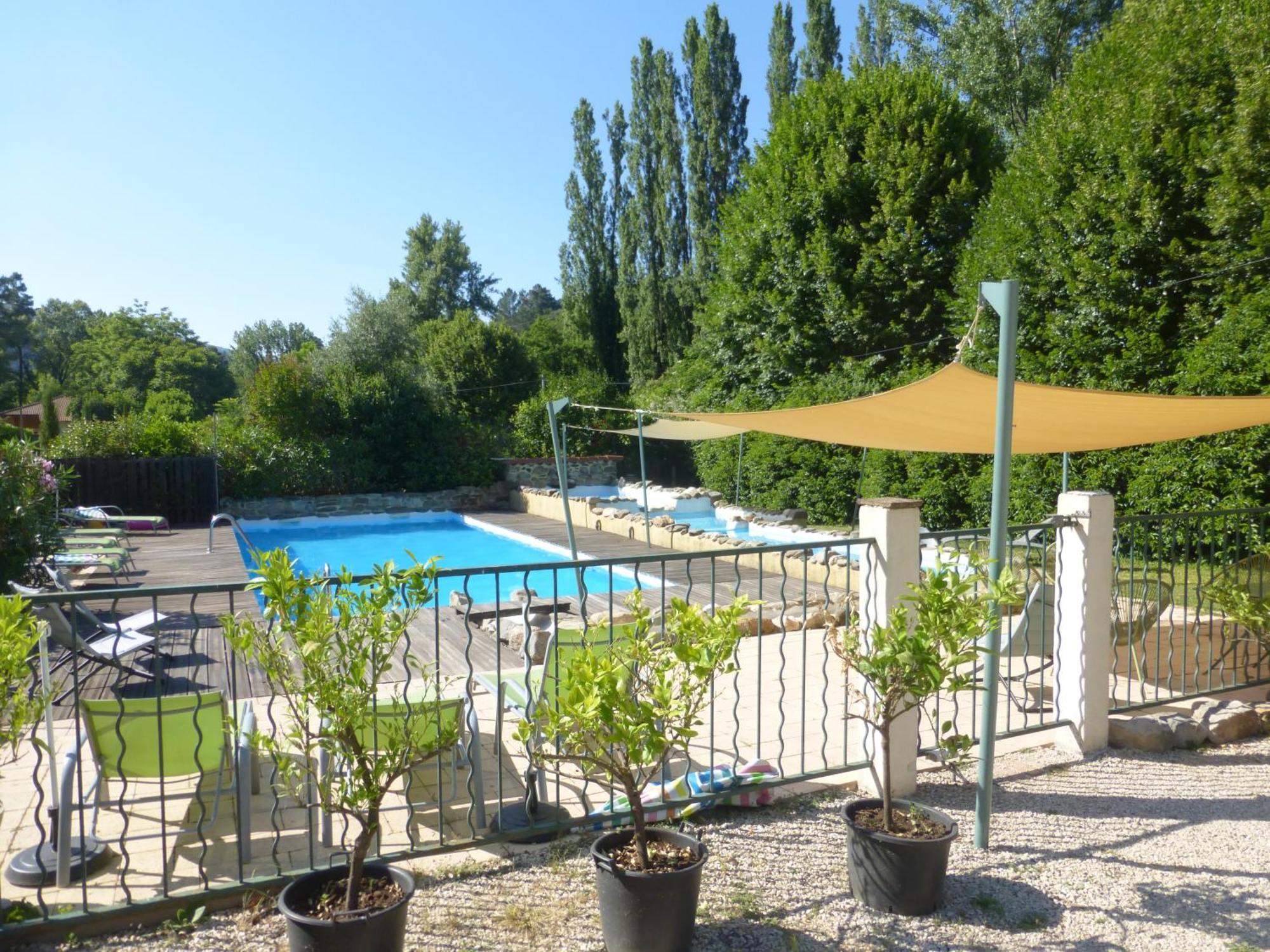 Chateau Du Fraissinet, 6 Gites Sleeping 2-8 Guests, Pool And River On Site La Tronche  Exterior foto