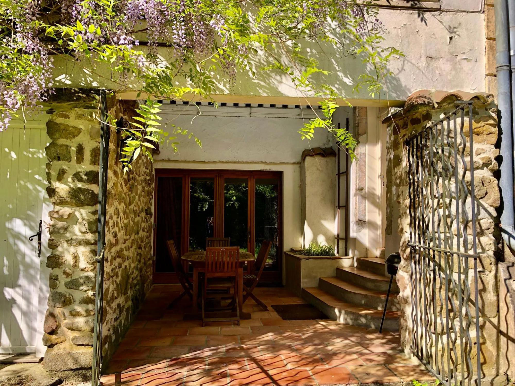 Chateau Du Fraissinet, 6 Gites Sleeping 2-8 Guests, Pool And River On Site La Tronche  Exterior foto
